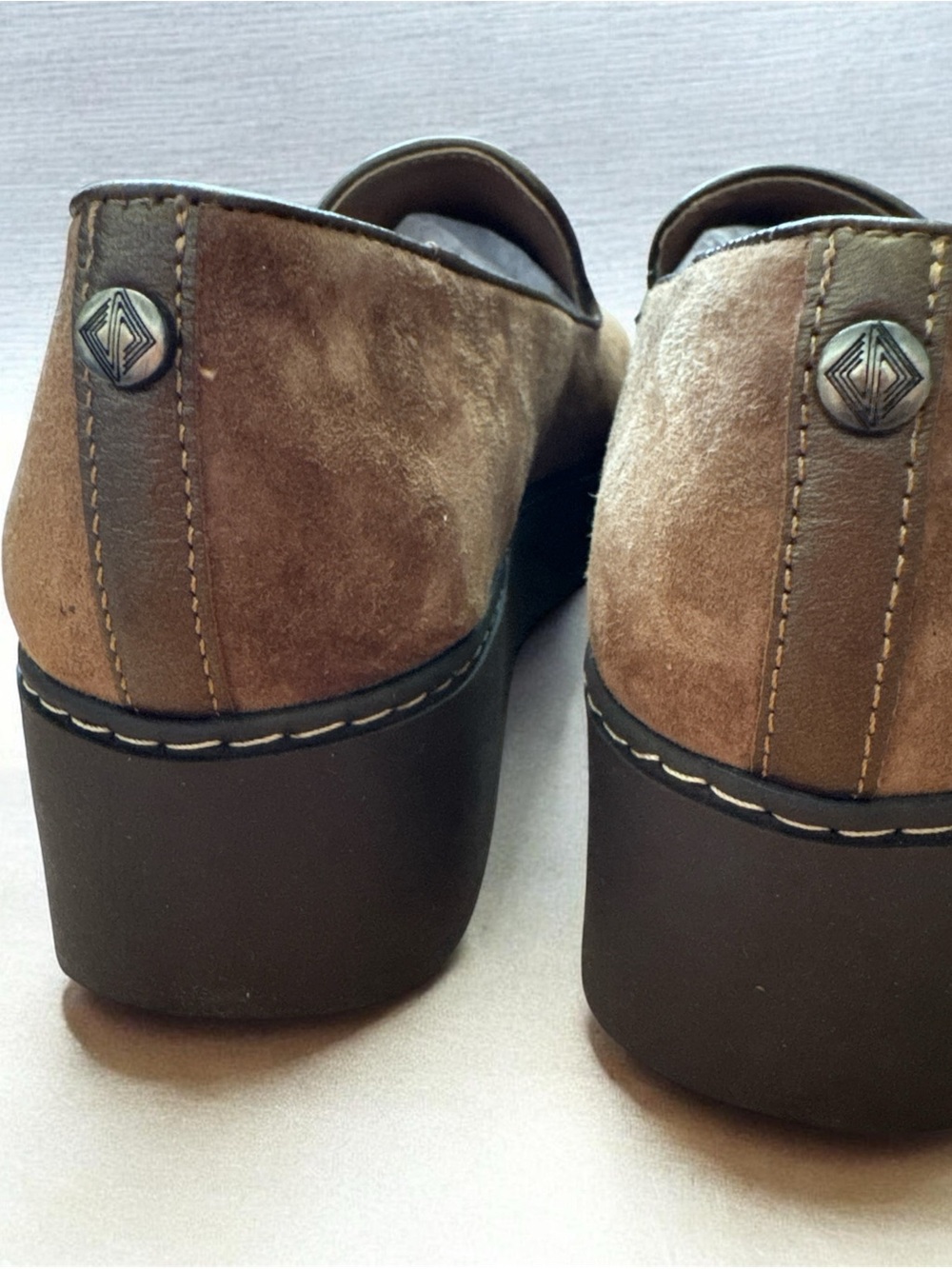 Donald Pliner Witty Ladies Leather Loafer in Chestnut Size 9 - Picture 4 of 6